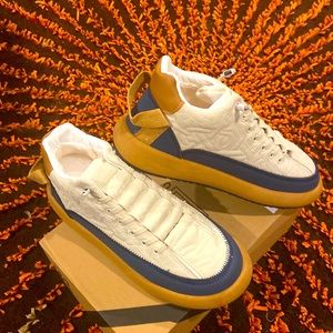 Men”s Sneakers. Blue snd White Chao.